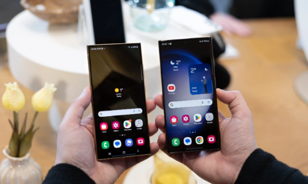 So sánh màm hình Samsung S23 Ultra và S24 Ultra.