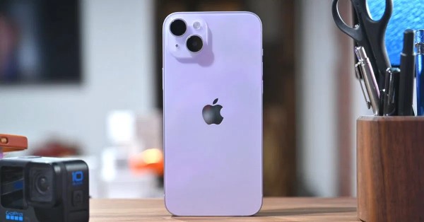 Bạn sẽ được hoàn tiền chi trả để sửa chữa camera sau iPhone 14 Plus bị lỗi tại các trung tâm dịch vụ ủy quyền của Apple