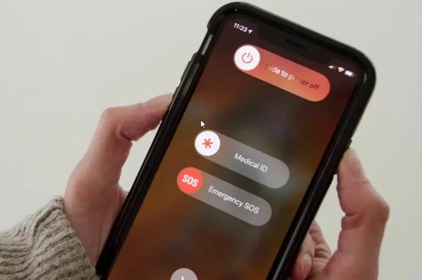 Khởi động lại iPhone