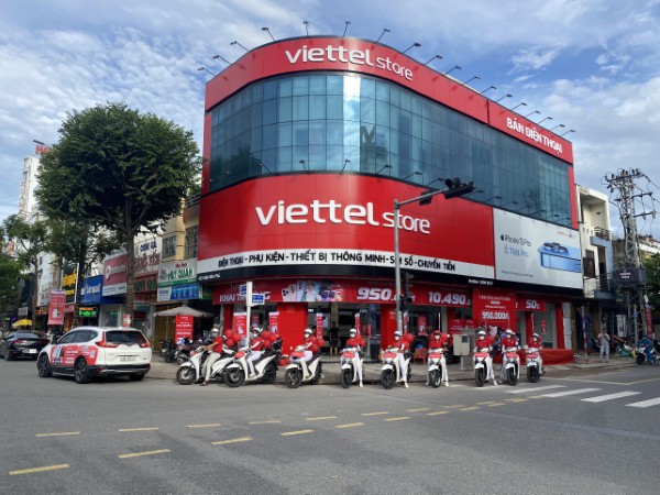 Đăng ký eSIM trực tiếp tại hệ thống Viettel Store