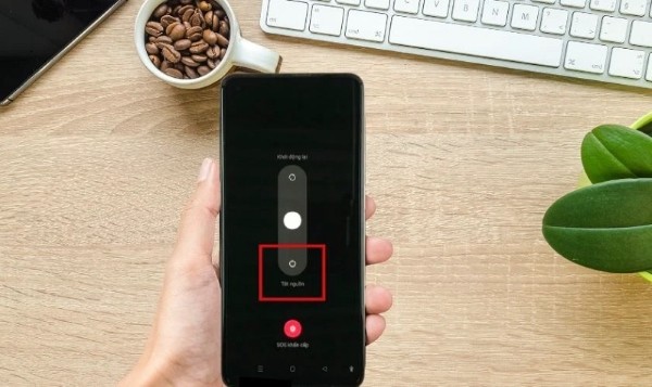Vuốt màn hình theo hướng chỉ định để tắt nguồn