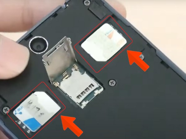 Tiến hành tháo SIM ra ngoài