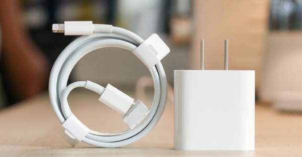 Sử dụng cáp sạc chuẩn Apple hoặc đạt chứng nhận MFi