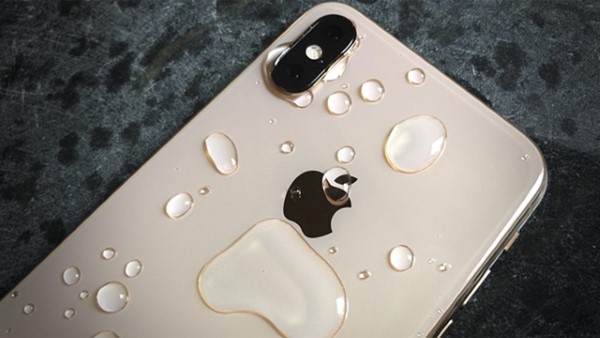 iPhone rơi vào nước hoặc tiếp xúc với độ ẩm cao