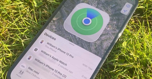 Chọn thiết bị cần tìm và nhấn Action