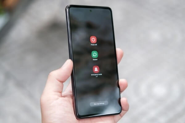 Nhấn tổ hợp phím cứng để vào chế độ Recovery