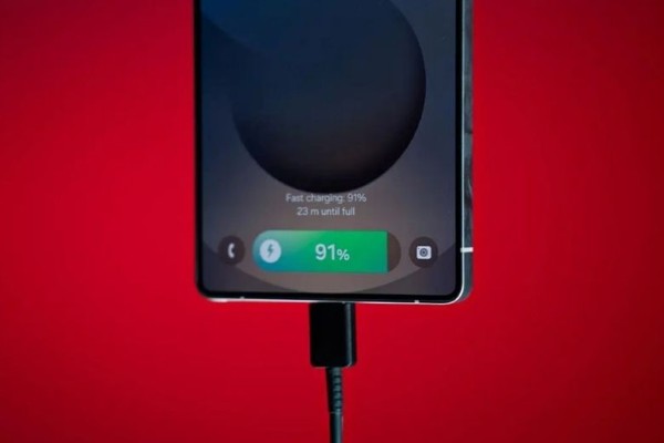 Galaxy S26 Plus duy trì hệ thống sạc quen thuộc